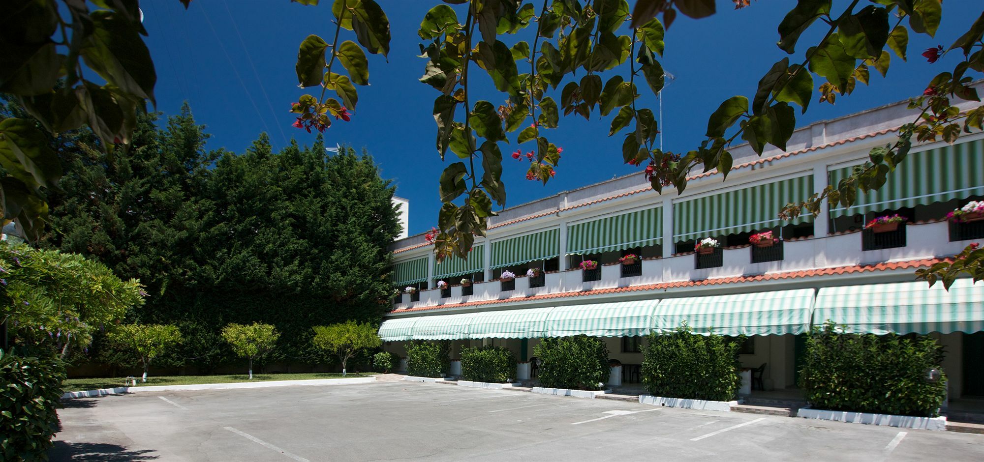 Hotel Residence Nemo Bríndisi Exterior foto